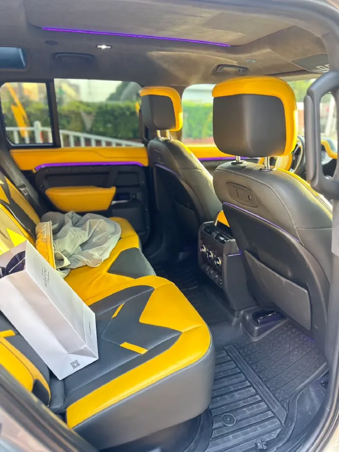 2022 Land Rover Defender 3.0T 400HP L6 8AT,autocango,china used car exporter,china ev exporter,chinese used car exporter,chinese used ev exporter