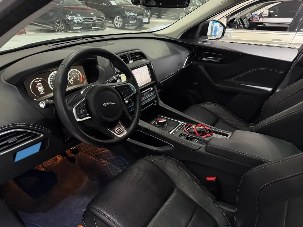 2018 Land Rover Range Rover Velar 2.0T 250HP L4 8AT,autocango,china used car exporter,china ev exporter,chinese used car exporter,chinese used ev exporter