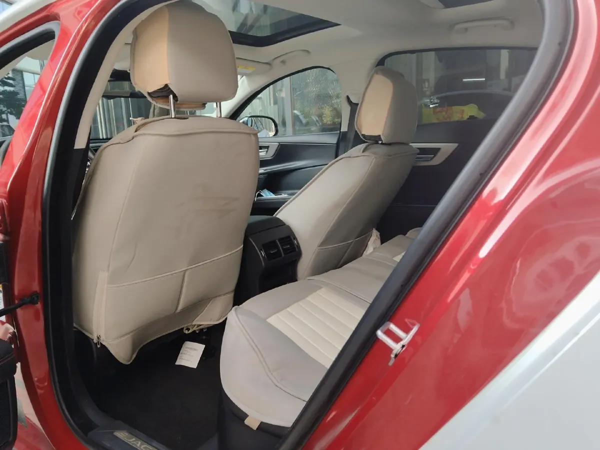 2019 Land Rover Discovery Sport 2.0T 200HP L4 9AT,autocango,china used car exporter,china ev exporter,chinese used car exporter,chinese used ev exporter