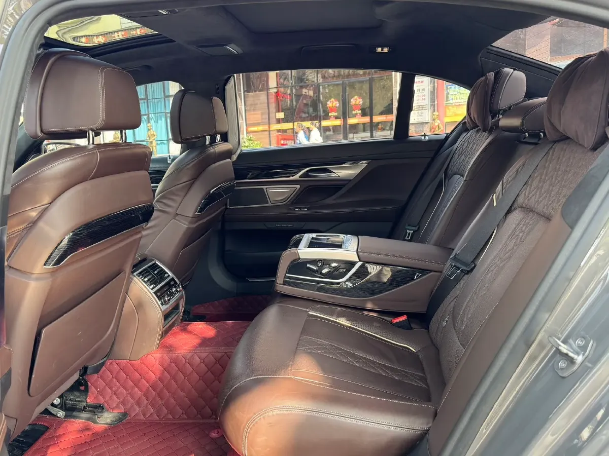 2019 BMW 7 Series 2.0T 265HP L4 8AT,autocango,china used car exporter,china ev exporter,chinese used car exporter,chinese used ev exporter