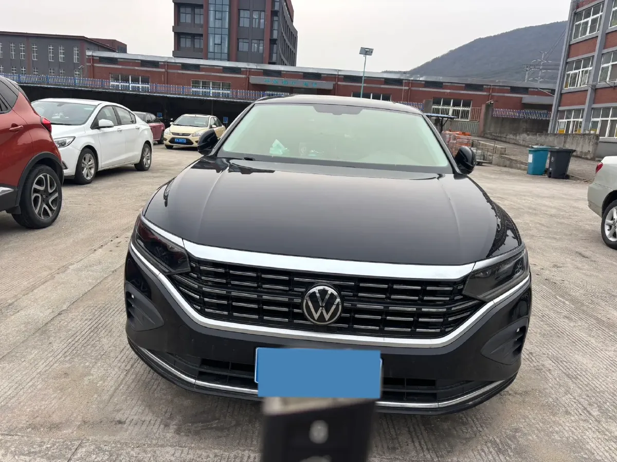 2024 Volkswagen Passat 2.0T 220HP L4 7DCT,autocango,china used car exporter,china ev exporter,chinese used car exporter,chinese used ev exporter