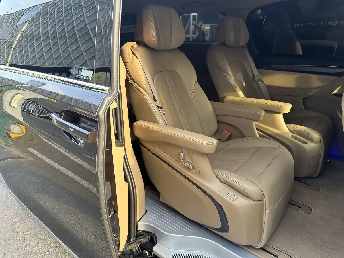 2021 Buick GL8 2.0T 237HP L4 9AT,autocango,china used car exporter,china ev exporter,chinese used car exporter,chinese used ev exporter