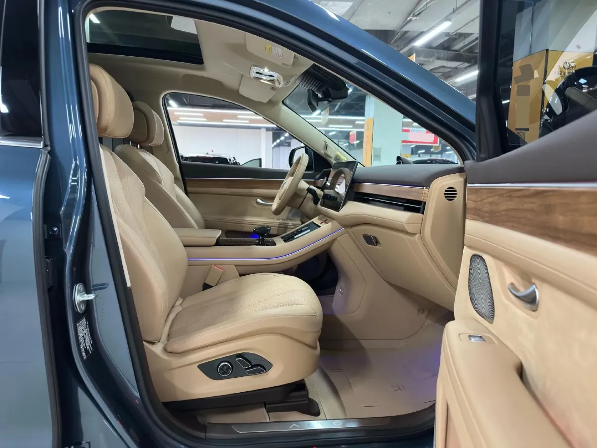 2024 AITO AITO M7 1.5T 152HP L4 REEV 42KWH,autocango,china used car exporter,china ev exporter,chinese used car exporter,chinese used ev exporter