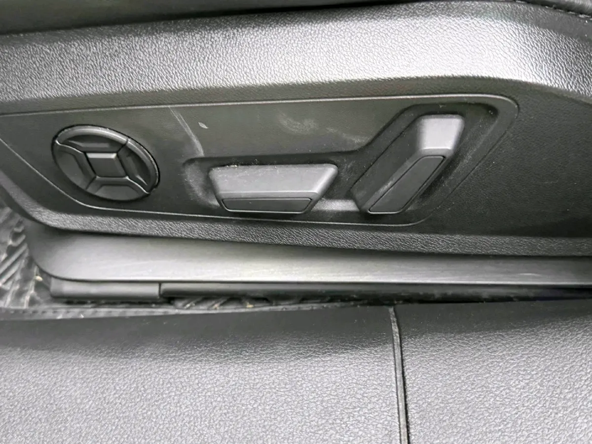 2021 Audi A6L 2.0T 224HP L4 7DCT,autocango,china used car exporter,china ev exporter,chinese used car exporter,chinese used ev exporter