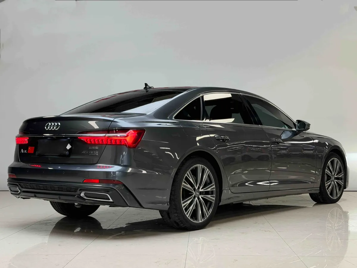 2021 Audi A6L 2.0T 224HP L4 7DCT,autocango,china used car exporter,china ev exporter,chinese used car exporter,chinese used ev exporter