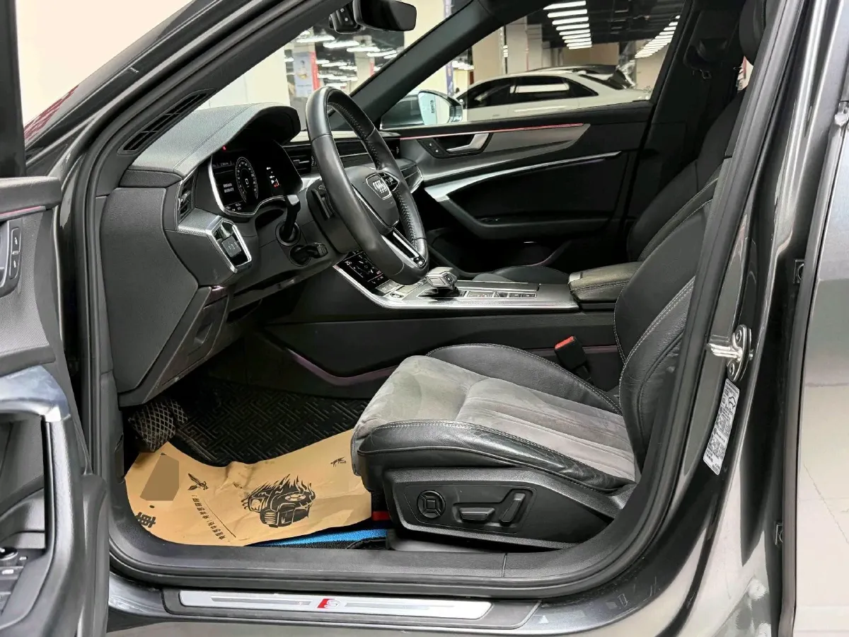 2021 Audi A6L 2.0T 224HP L4 7DCT,autocango,china used car exporter,china ev exporter,chinese used car exporter,chinese used ev exporter