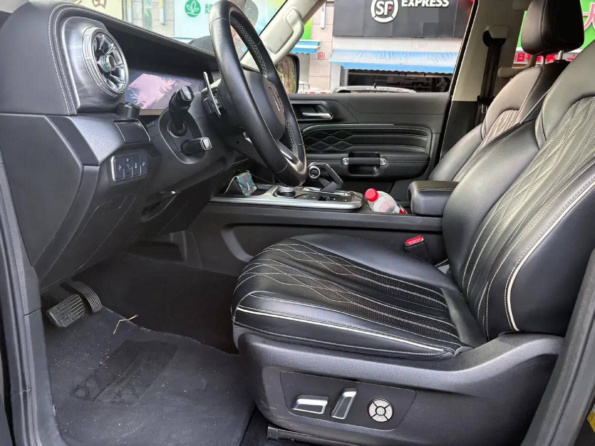 2021 Tank 300 2.0T 227HP L4 8AT,autocango,china used car exporter,china ev exporter,chinese used car exporter,chinese used ev exporter