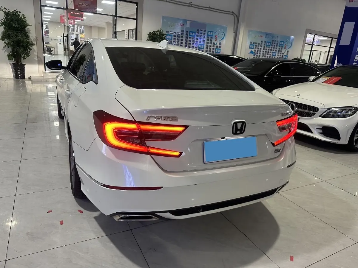 2022 Honda Accord 1.5T 194HP L4 CVT,autocango,china used car exporter,china ev exporter,chinese used car exporter,chinese used ev exporter