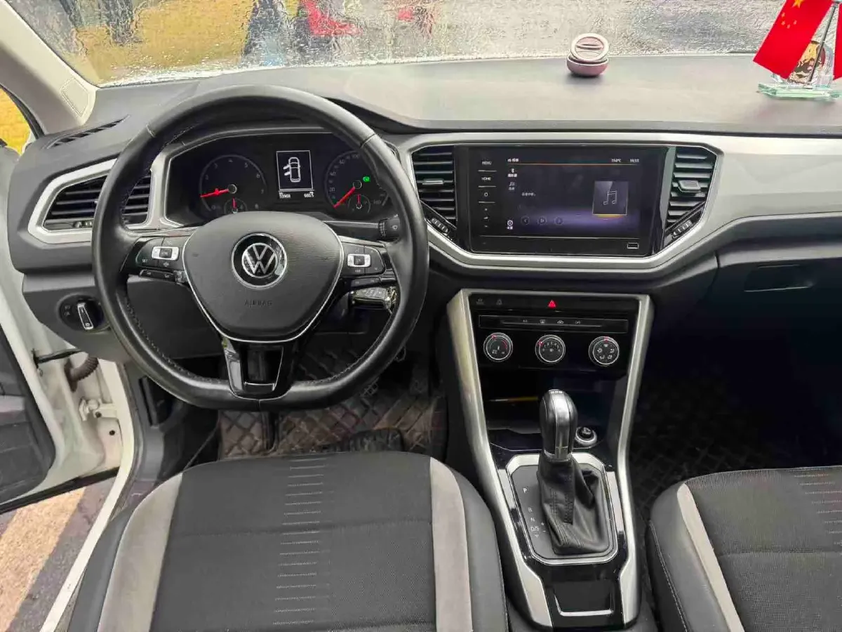 2021 Volkswagen T-Roc 1.4T 150HP L4 7DCT,autocango,china used car exporter,china ev exporter,chinese used car exporter,chinese used ev exporter