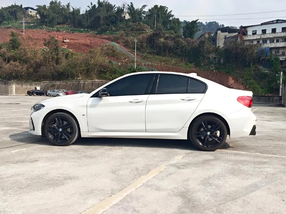 2022 BMW 1 Series 2.0T 192HP L4 7DCT,autocango,china used car exporter,china ev exporter,chinese used car exporter,chinese used ev exporter