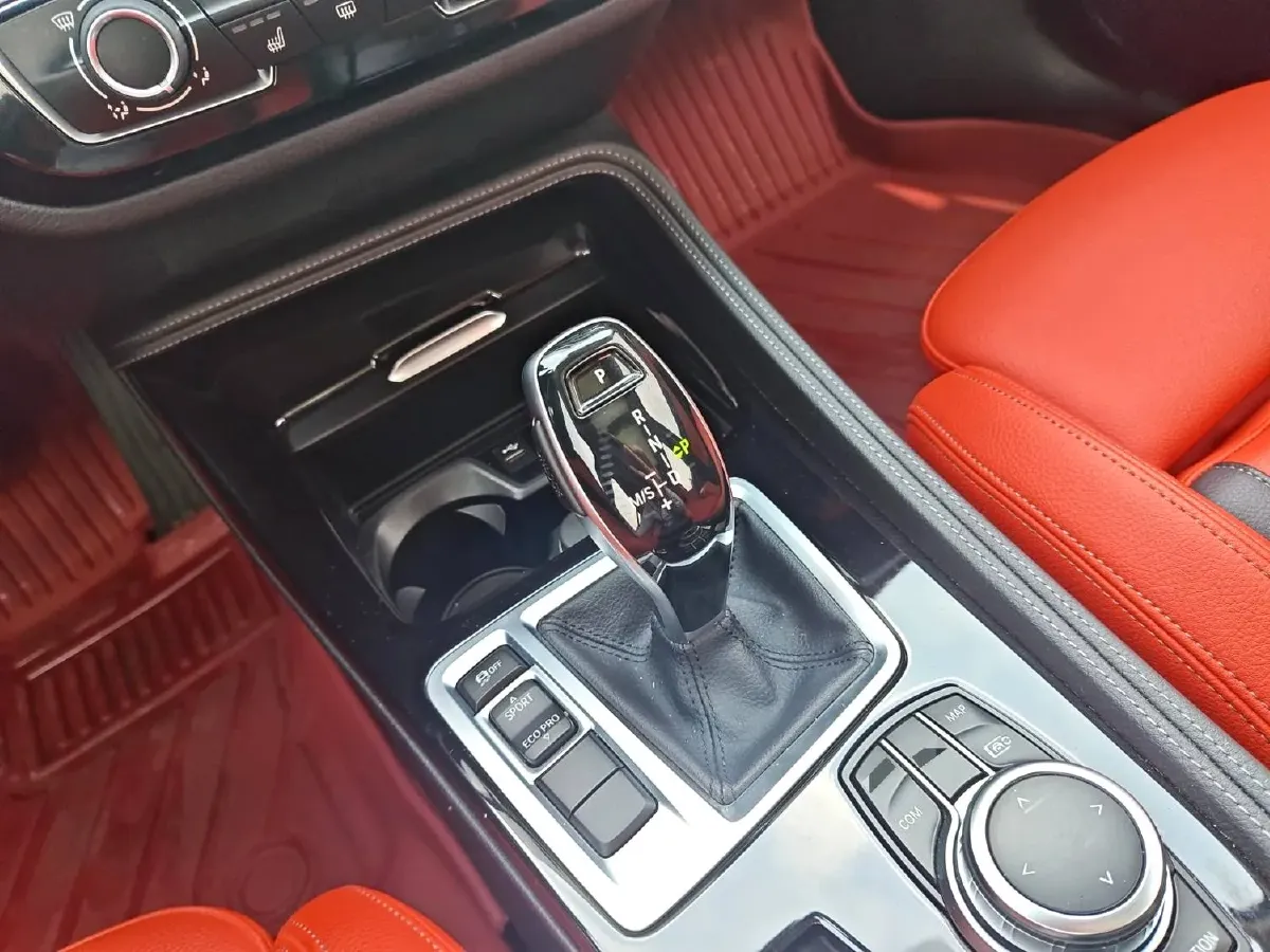 2022 BMW 1 Series 2.0T 192HP L4 7DCT,autocango,china used car exporter,china ev exporter,chinese used car exporter,chinese used ev exporter