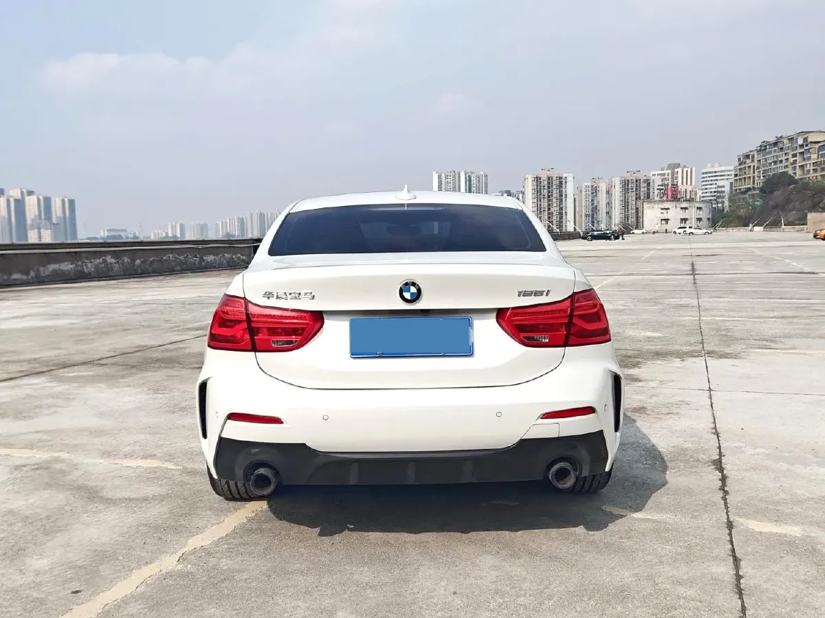 2022 BMW 1 Series 2.0T 192HP L4 7DCT,autocango,china used car exporter,china ev exporter,chinese used car exporter,chinese used ev exporter