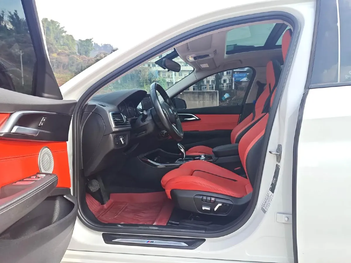 2022 BMW 1 Series 2.0T 192HP L4 7DCT,autocango,china used car exporter,china ev exporter,chinese used car exporter,chinese used ev exporter