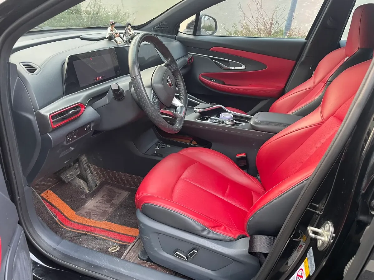 2020 ChangAn UNI-T 1.5T 180HP L4 7DCT,autocango,china used car exporter,china ev exporter,chinese used car exporter,chinese used ev exporter