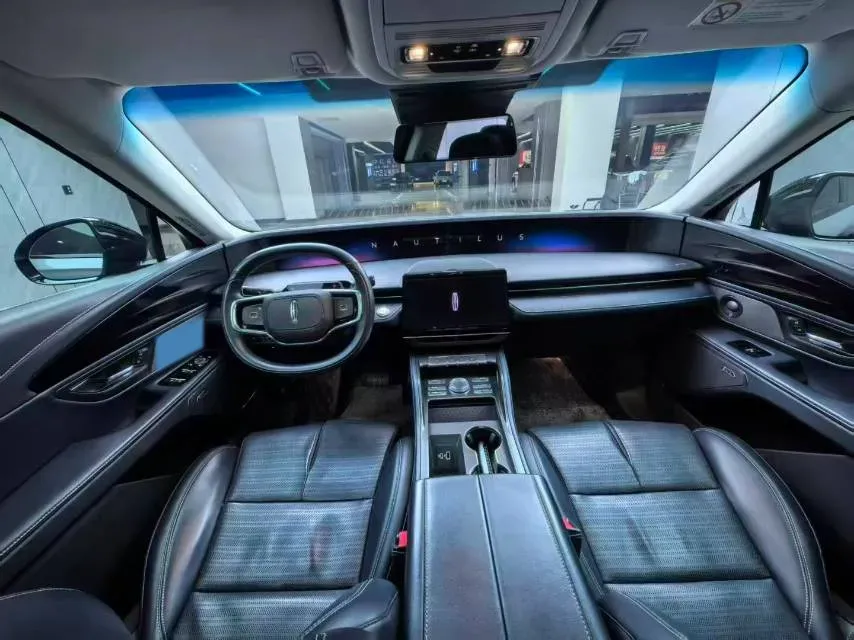 2023 Lincoln Nautilus 2.0T 261HP L4 8AT,autocango,china used car exporter,china ev exporter,chinese used car exporter,chinese used ev exporter