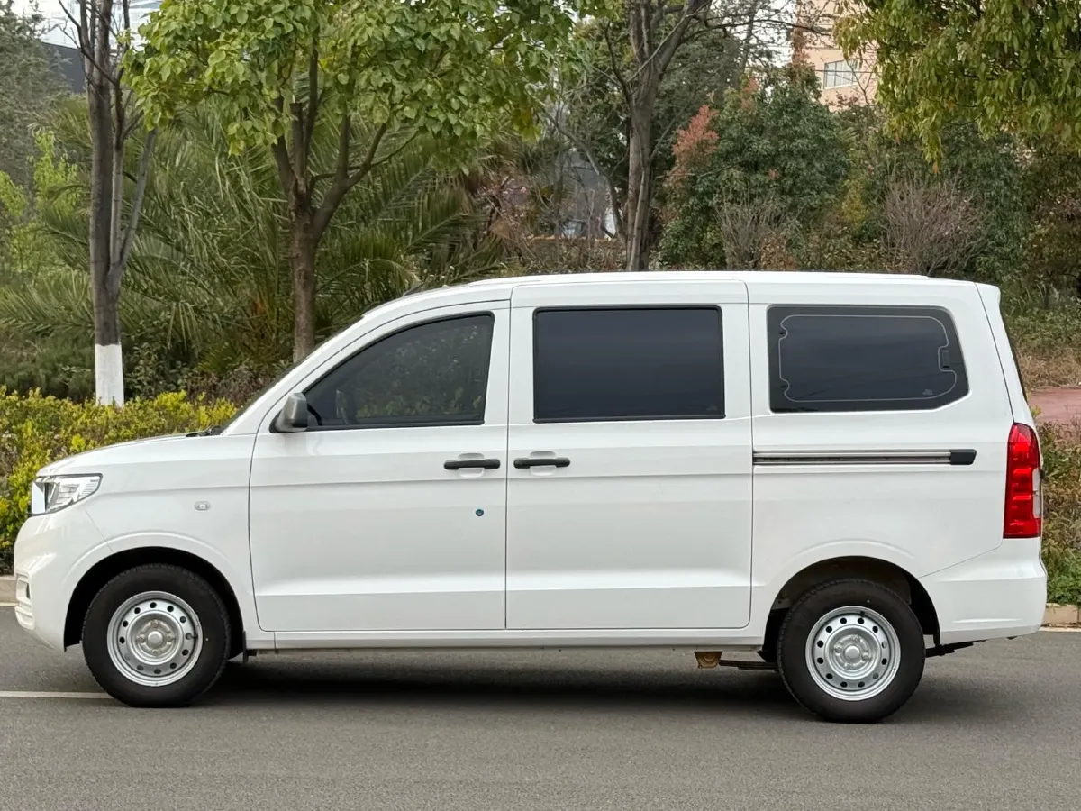 2022 JinBei Little Sea Lion X30 1.5L 102HP L4 5MT,autocango,china used car exporter,china ev exporter,chinese used car exporter,chinese used ev exporter