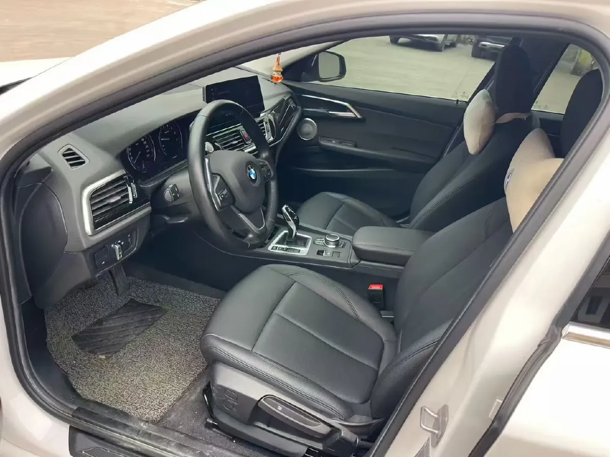 2023 BMW 1 Series 1.5T 136HP L3 7DCT,autocango,china used car exporter,china ev exporter,chinese used car exporter,chinese used ev exporter