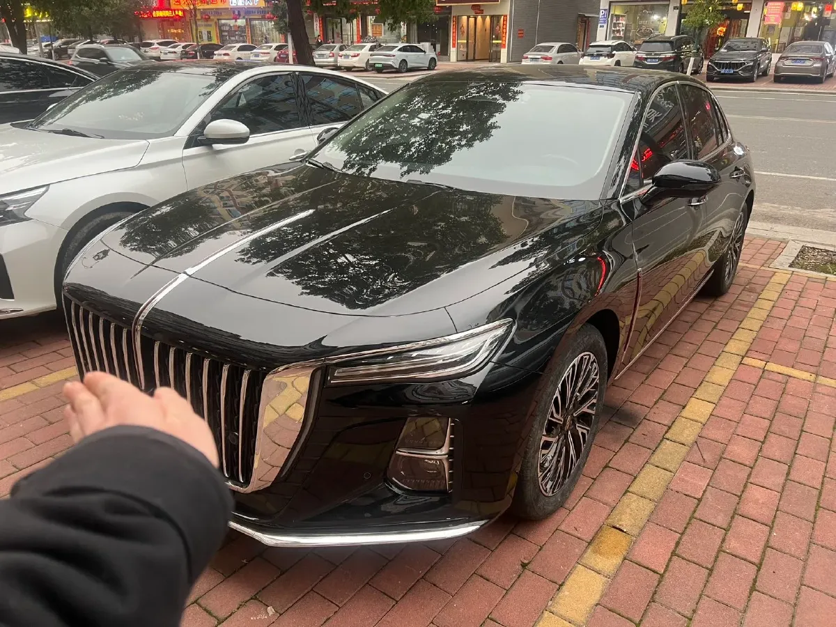 2024 HongQi H5 2.0T 224HP L4 8AT,autocango,china used car exporter,china ev exporter,chinese used car exporter,chinese used ev exporter