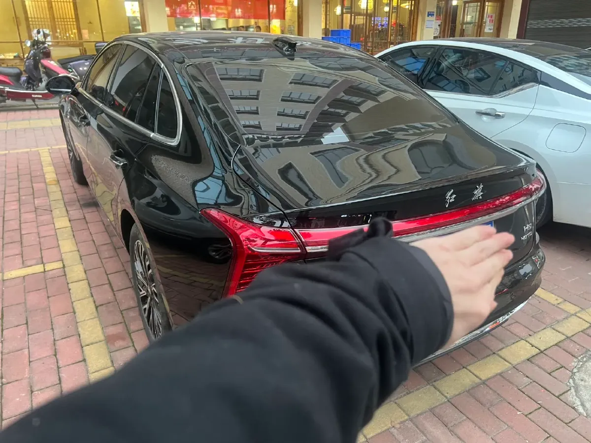 2024 HongQi H5 2.0T 224HP L4 8AT,autocango,china used car exporter,china ev exporter,chinese used car exporter,chinese used ev exporter