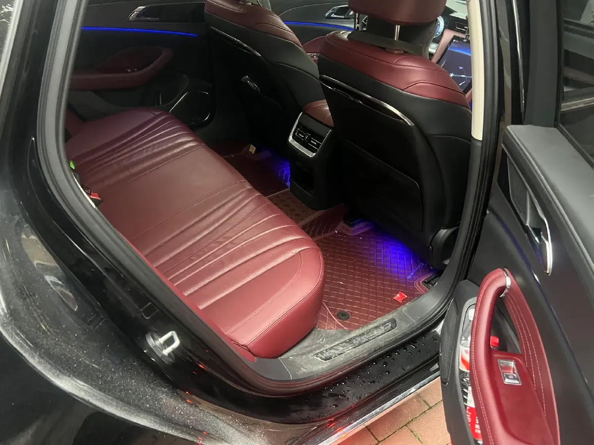 2024 HongQi H5 2.0T 224HP L4 8AT,autocango,china used car exporter,china ev exporter,chinese used car exporter,chinese used ev exporter