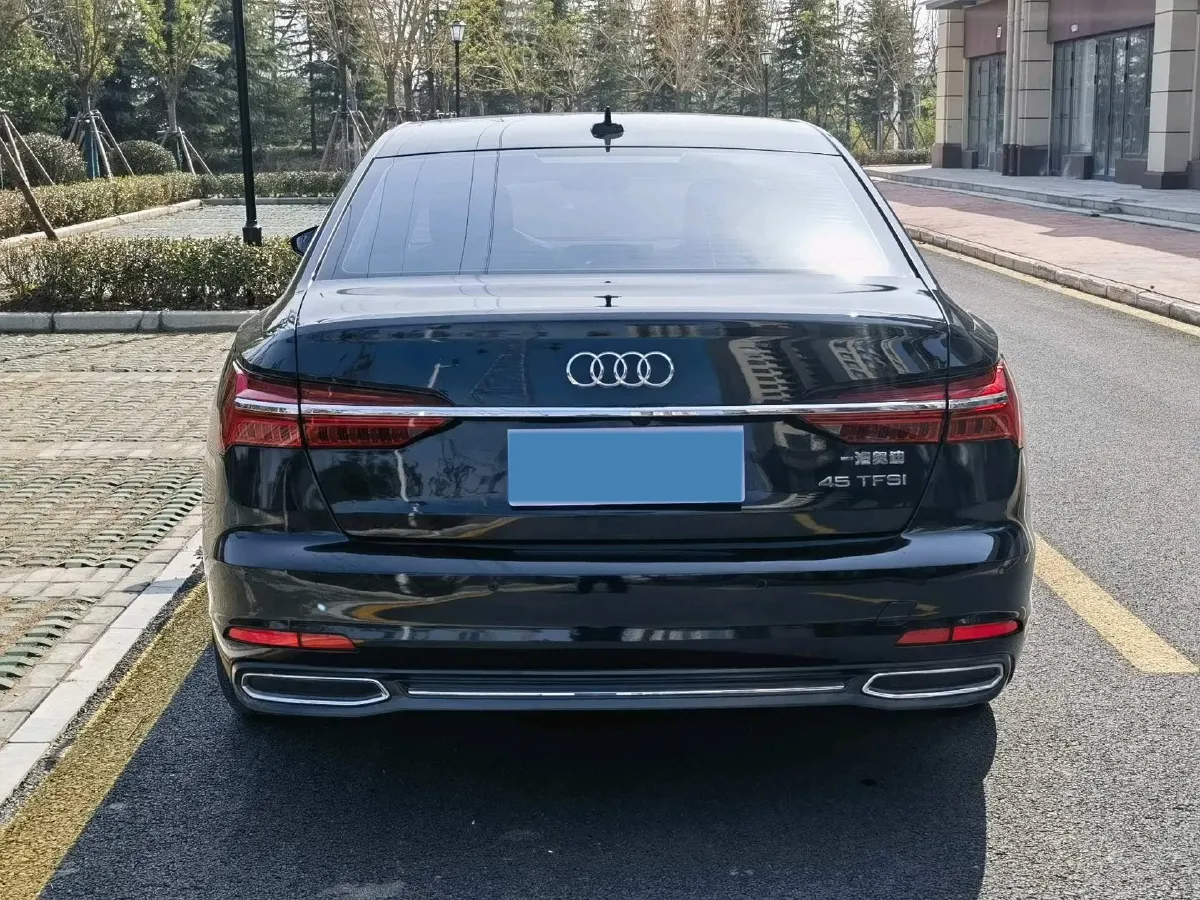 2019 Mercedes-Benz GLC Class 2.0T 245HP L4 9AT,autocango,china used car exporter,china ev exporter,chinese used car exporter,chinese used ev exporter