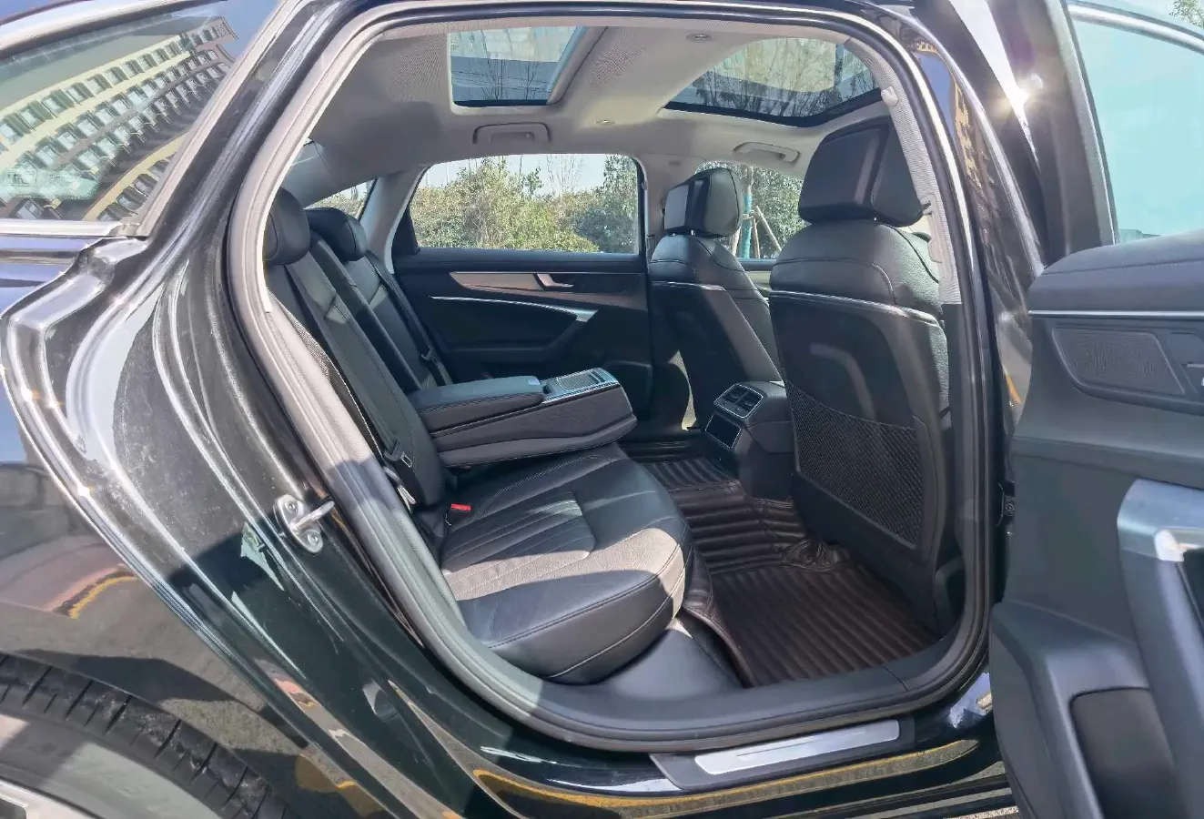 2019 Mercedes-Benz GLC Class 2.0T 245HP L4 9AT,autocango,china used car exporter,china ev exporter,chinese used car exporter,chinese used ev exporter