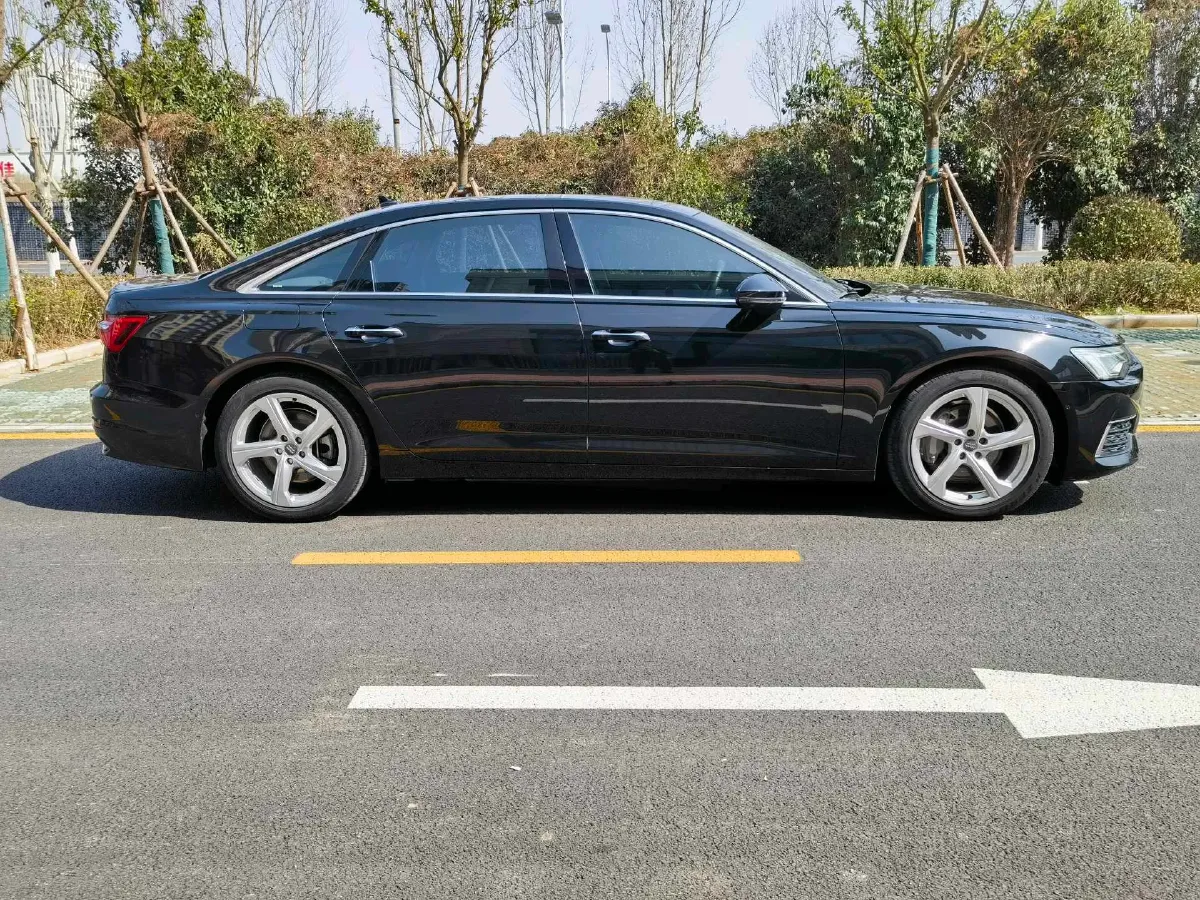 2019 Mercedes-Benz GLC Class 2.0T 245HP L4 9AT,autocango,china used car exporter,china ev exporter,chinese used car exporter,chinese used ev exporter