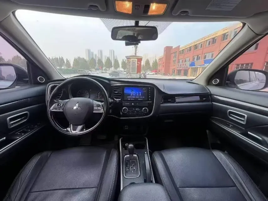 2018 Mitsubishi Outlander 2.0L 166HP L4 CVT,autocango,china used car exporter,china ev exporter,chinese used car exporter,chinese used ev exporter