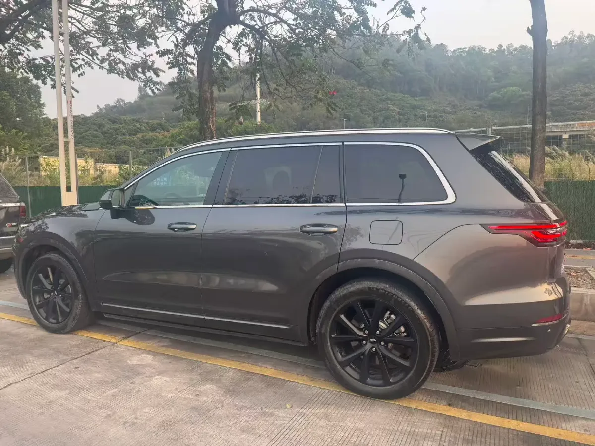 2020 Li ONE Range Extended 131HP REEV 40.5KWH,autocango,china used car exporter,china ev exporter,chinese used car exporter,chinese used ev exporter