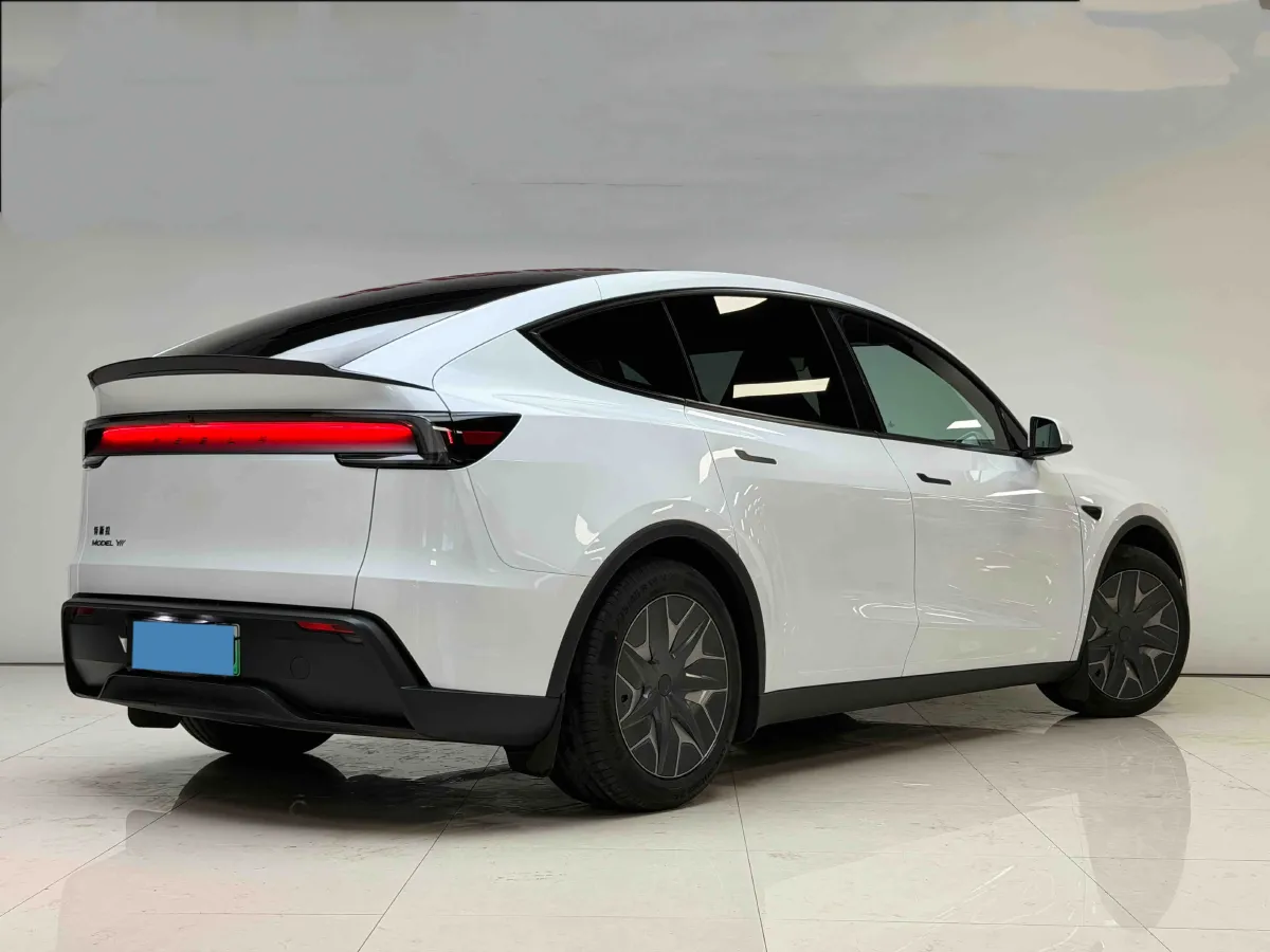 2025 Tesla Model Y L BEV,autocango,china used car exporter,china ev exporter,chinese used car exporter,chinese used ev exporter