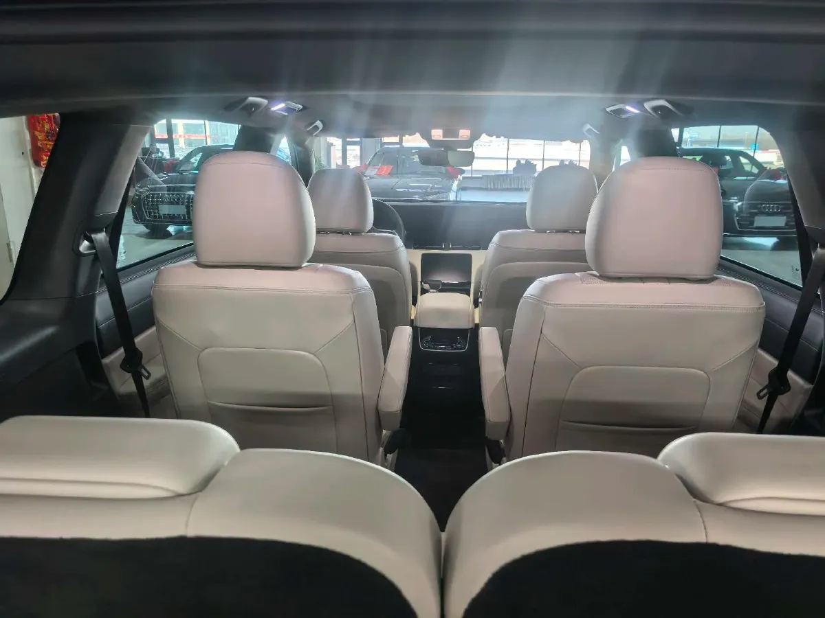 2020 Li ONE Range Extended 131HP REEV 40.5KWH,autocango,china used car exporter,china ev exporter,chinese used car exporter,chinese used ev exporter