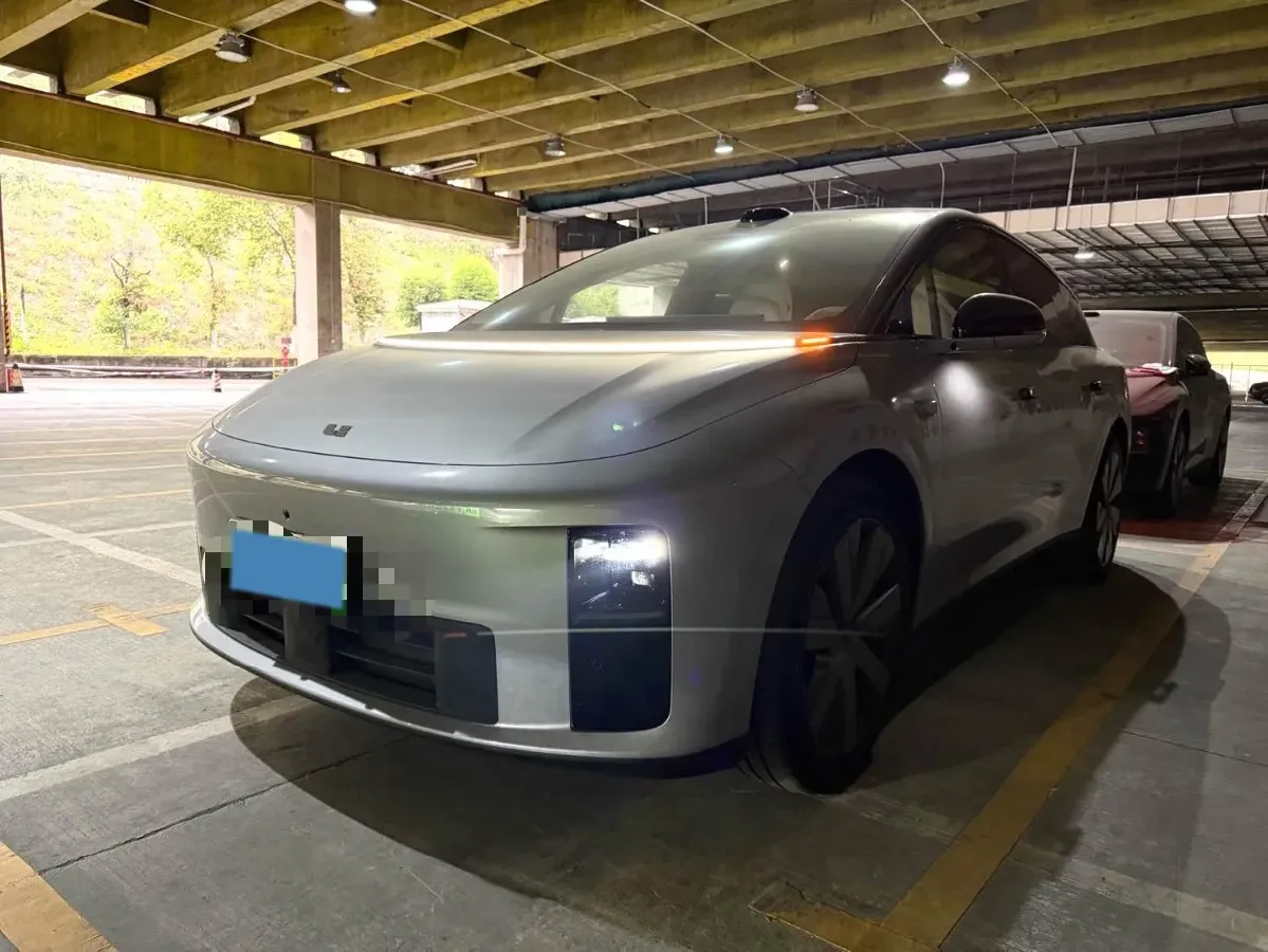 2025 Li i6 BEV,autocango,china used car exporter,china ev exporter,chinese used car exporter,chinese used ev exporter