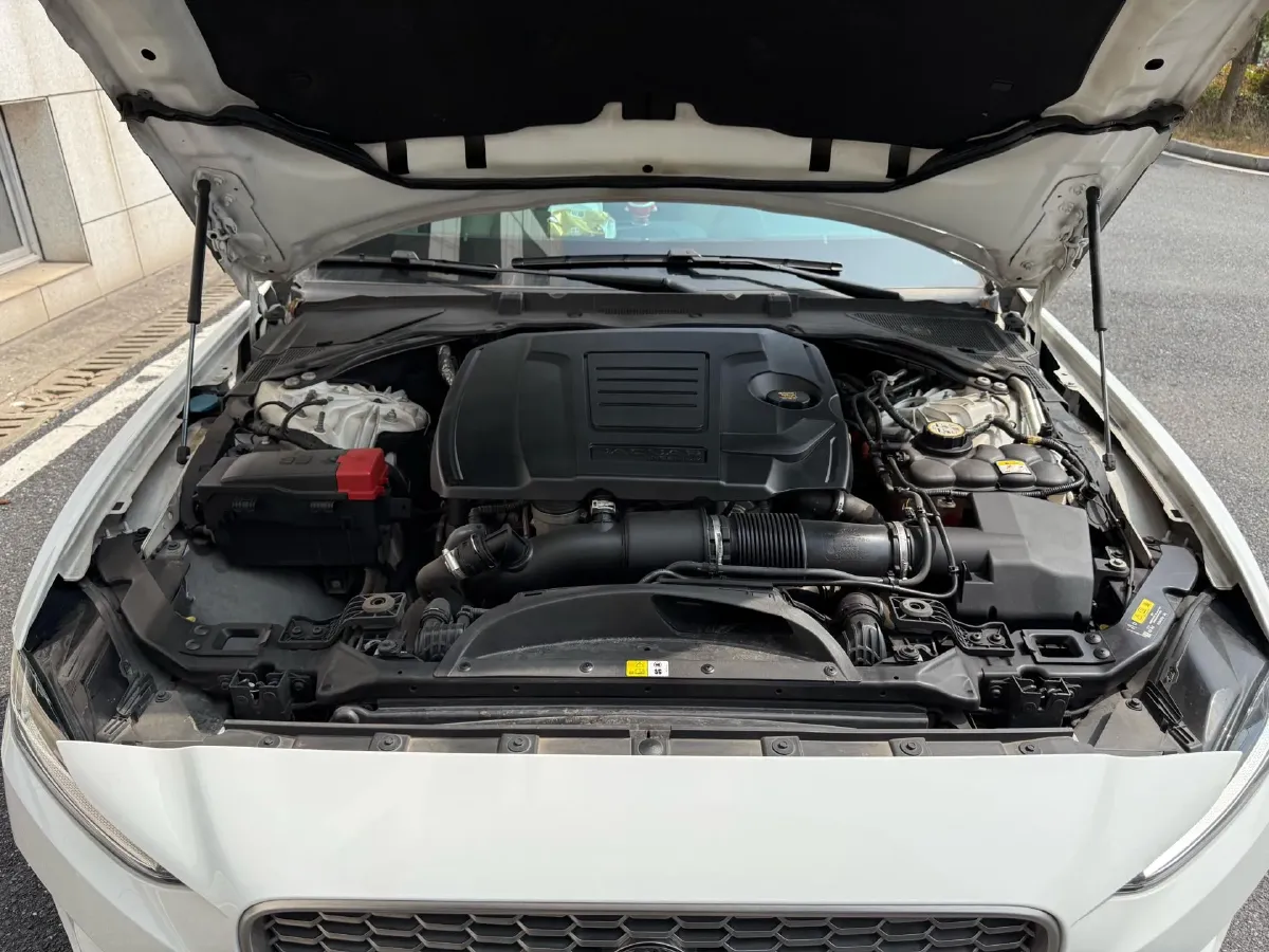 2021 Jaguar XEL 2.0T 250HP L4 8AT,autocango,china used car exporter,china ev exporter,chinese used car exporter,chinese used ev exporter