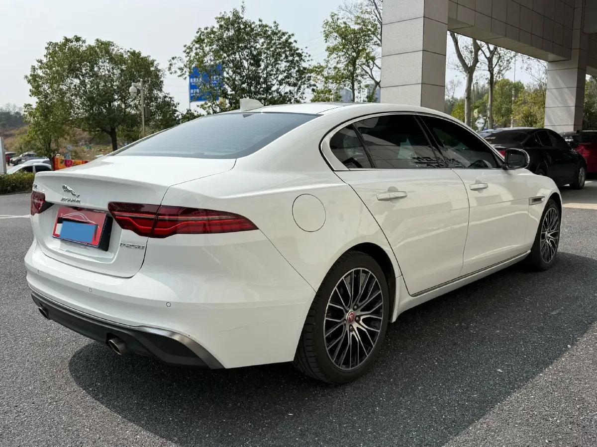 2021 Jaguar XEL 2.0T 250HP L4 8AT,autocango,china used car exporter,china ev exporter,chinese used car exporter,chinese used ev exporter
