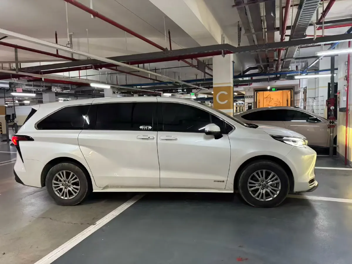 2023 Toyota Sienna 2.5L 189HP L4 E-CVT Hybrid,autocango,china used car exporter,china ev exporter,chinese used car exporter,chinese used ev exporter