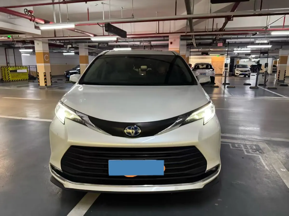 2023 Toyota Sienna 2.5L 189HP L4 E-CVT Hybrid,autocango,china used car exporter,china ev exporter,chinese used car exporter,chinese used ev exporter