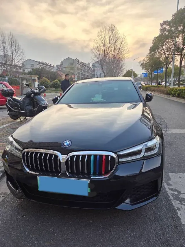 2022 BMW 5 Series 2.0T 184HP L4 8AT PHEV 17.7KWH,autocango,china used car exporter,china ev exporter,chinese used car exporter,chinese used ev exporter
