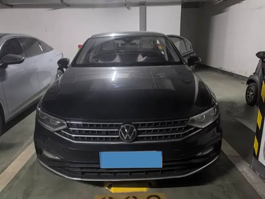2023 Volkswagen Magotan 2.0T 186HP L4 7DCT,autocango,china used car exporter,china ev exporter,chinese used car exporter,chinese used ev exporter
