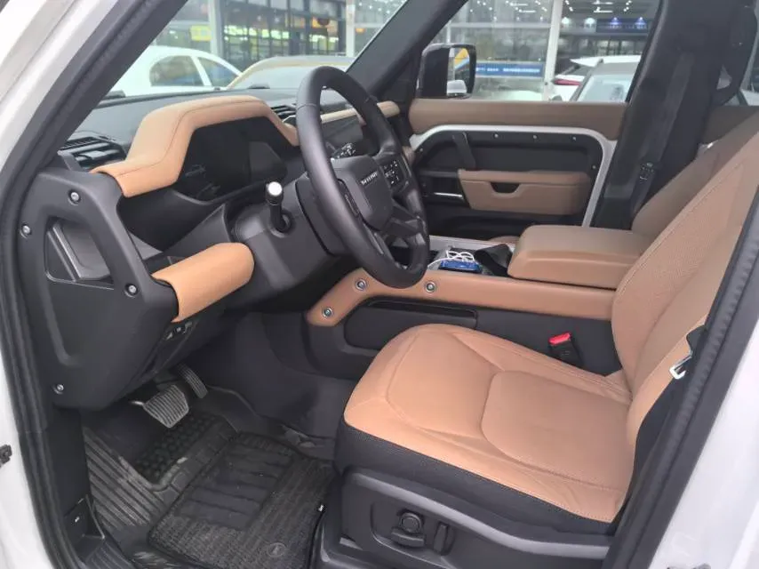 2024 Land Rover Defender 3.0T 400HP L6 8AT,autocango,china used car exporter,china ev exporter,chinese used car exporter,chinese used ev exporter
