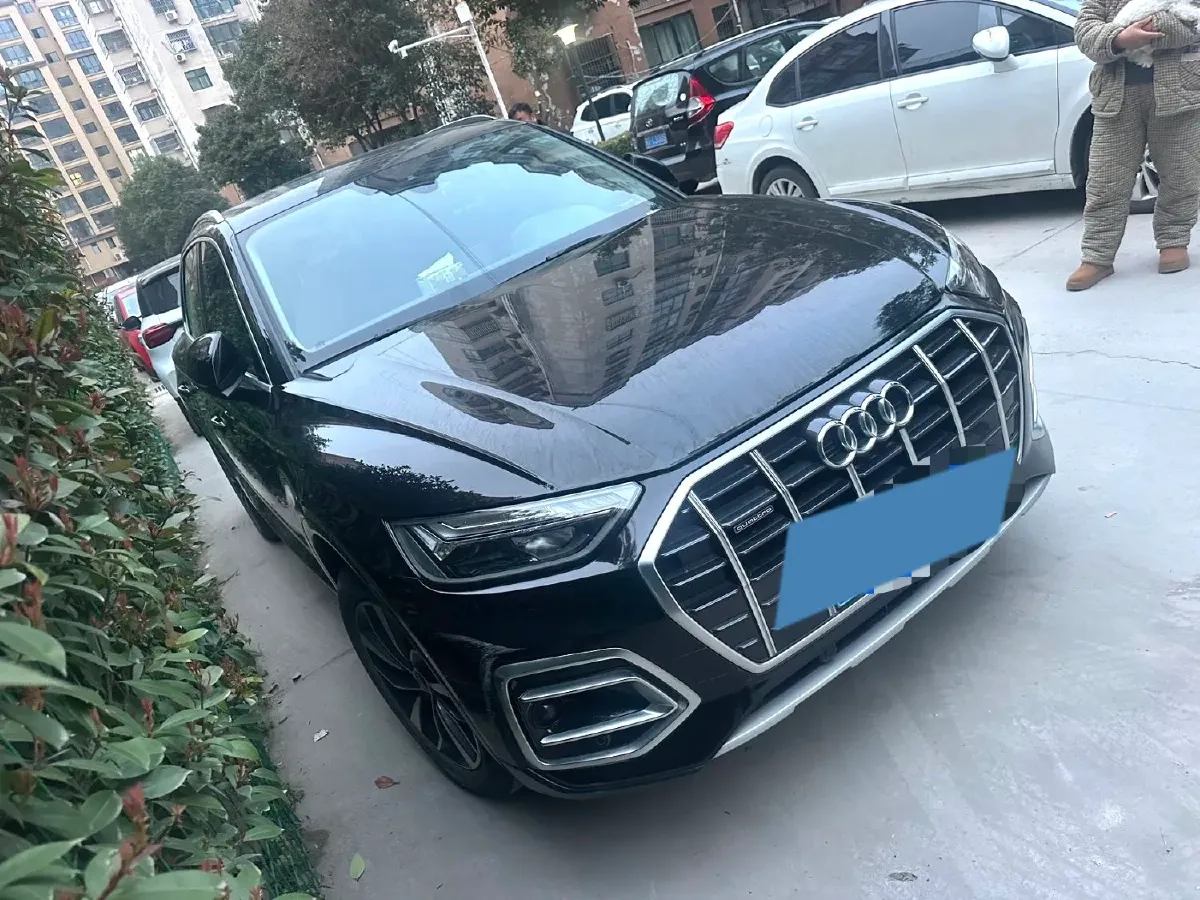 2022 Audi Q5L Sportback 2.0T 190HP L4 7DCT,autocango,china used car exporter,china ev exporter,chinese used car exporter,chinese used ev exporter