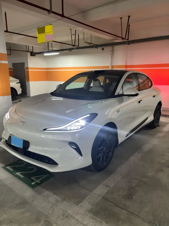 2025 IM LS6 BEV 83KWH,autocango,china used car exporter,china ev exporter,chinese used car exporter,chinese used ev exporter