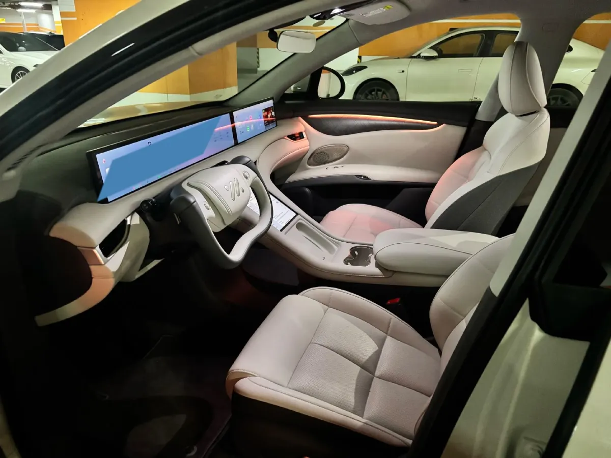 2025 IM LS6 BEV 83KWH,autocango,china used car exporter,china ev exporter,chinese used car exporter,chinese used ev exporter