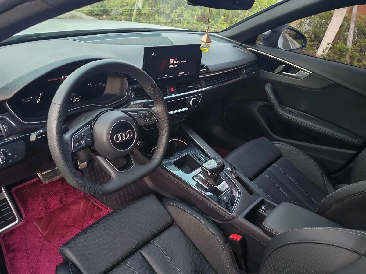 2024 Audi A4L 2.0T 190HP L4 7DCT,autocango,china used car exporter,china ev exporter,chinese used car exporter,chinese used ev exporter