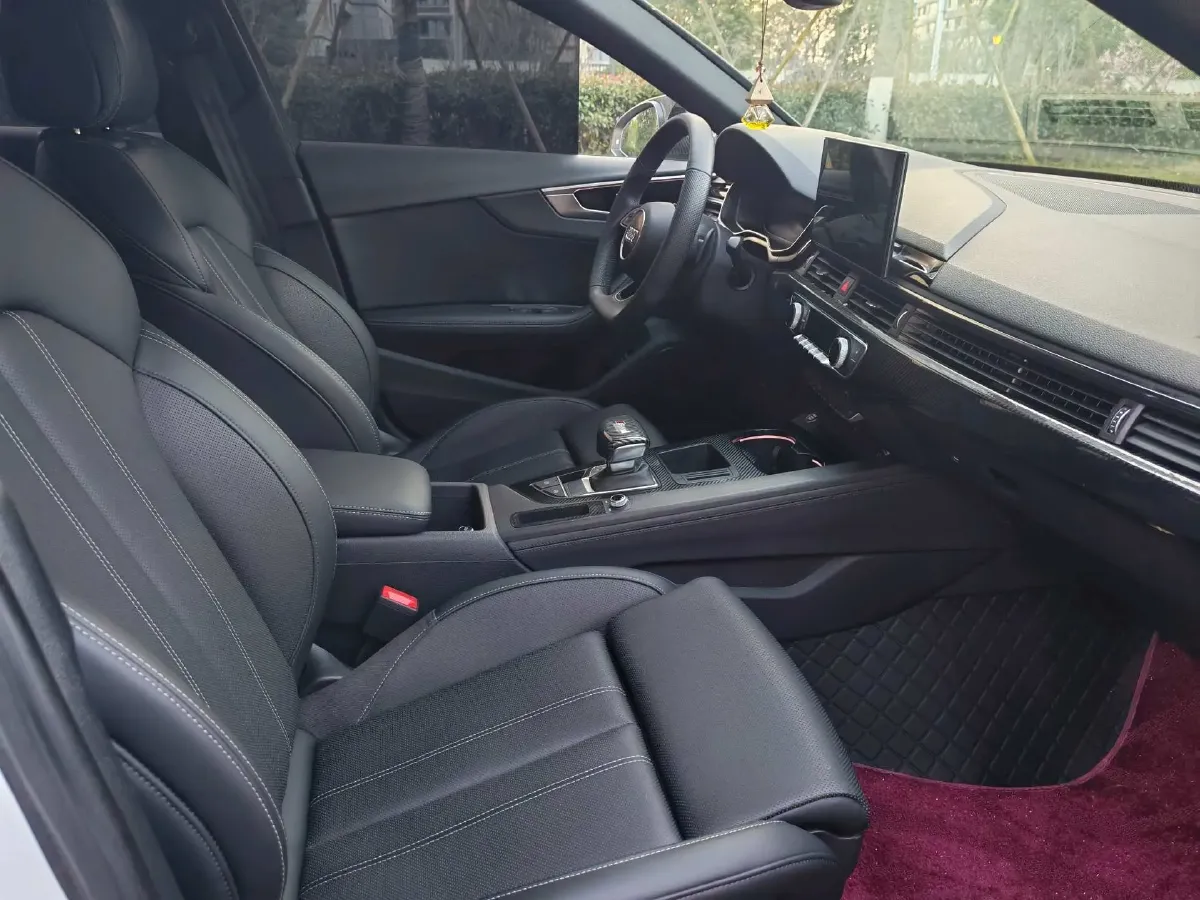 2024 Audi A4L 2.0T 190HP L4 7DCT,autocango,china used car exporter,china ev exporter,chinese used car exporter,chinese used ev exporter