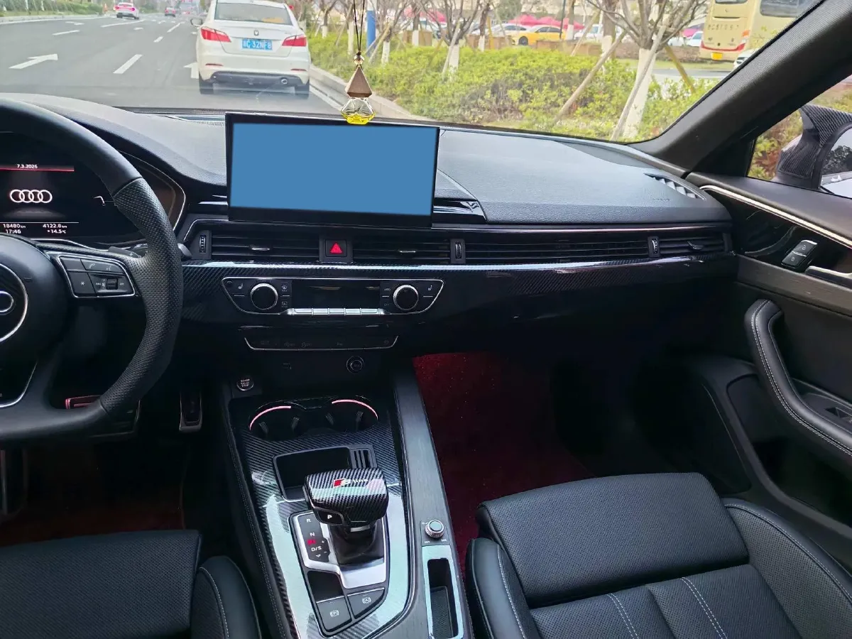 2024 Audi A4L 2.0T 190HP L4 7DCT,autocango,china used car exporter,china ev exporter,chinese used car exporter,chinese used ev exporter