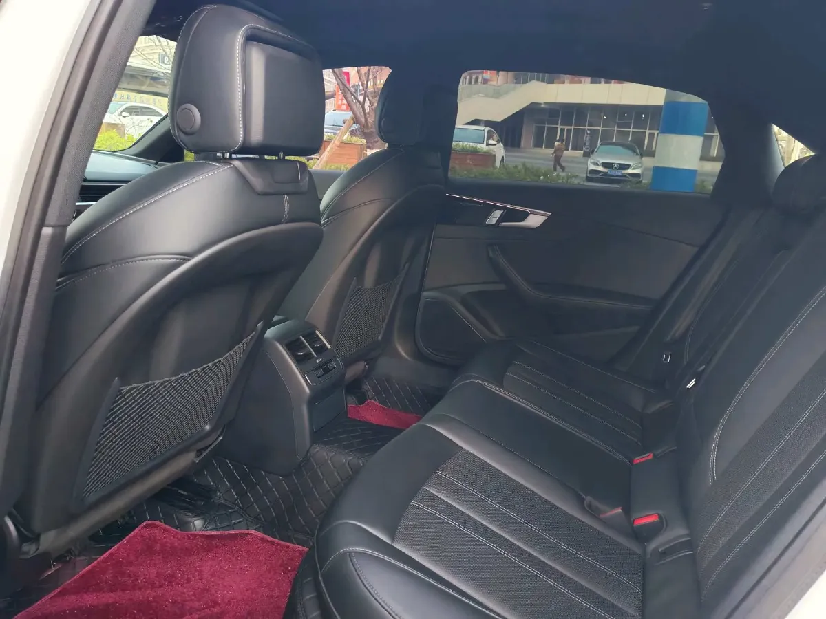 2024 Audi A4L 2.0T 190HP L4 7DCT,autocango,china used car exporter,china ev exporter,chinese used car exporter,chinese used ev exporter