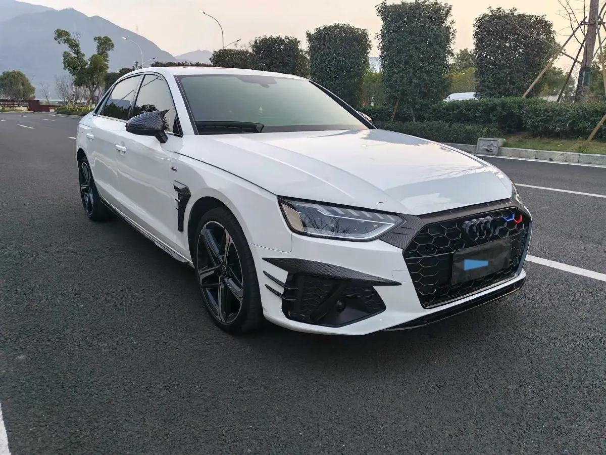 2024 Audi A4L 2.0T 190HP L4 7DCT,autocango,china used car exporter,china ev exporter,chinese used car exporter,chinese used ev exporter