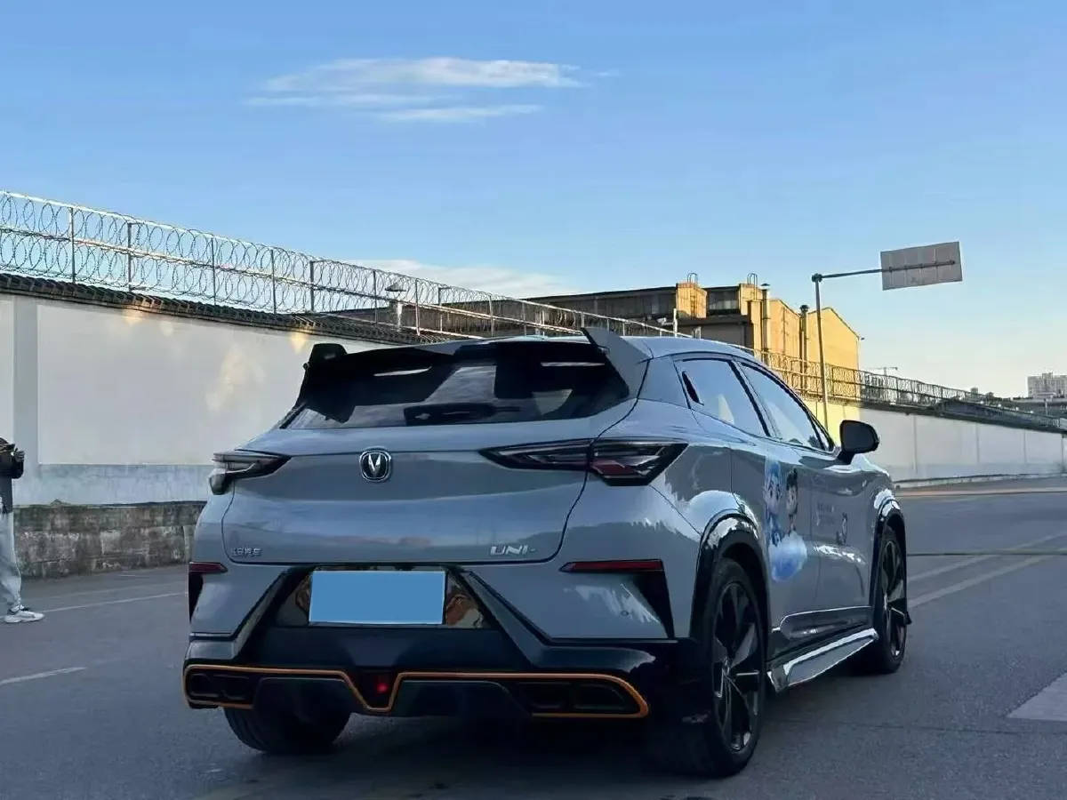 2022 ChangAn UNI-T 2.0T 233HP L4 8AT,autocango,china used car exporter,china ev exporter,chinese used car exporter,chinese used ev exporter