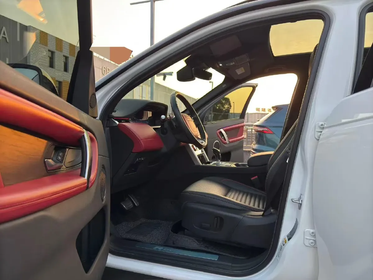 2020 Land Rover Discovery Sport 2.0T 249HP L4 9AT,autocango,china used car exporter,china ev exporter,chinese used car exporter,chinese used ev exporter