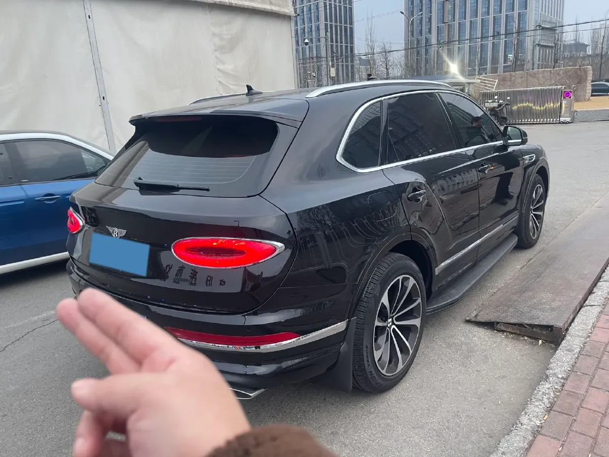 2024 Bentley Bentayga 4.0T 550HP V8 8AT,autocango,china used car exporter,china ev exporter,chinese used car exporter,chinese used ev exporter